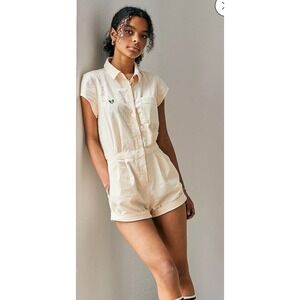 Urban Outfitters Quinn Embroidered Heart "Knock Out"‎ Shorts Romper Sz SM Cream
